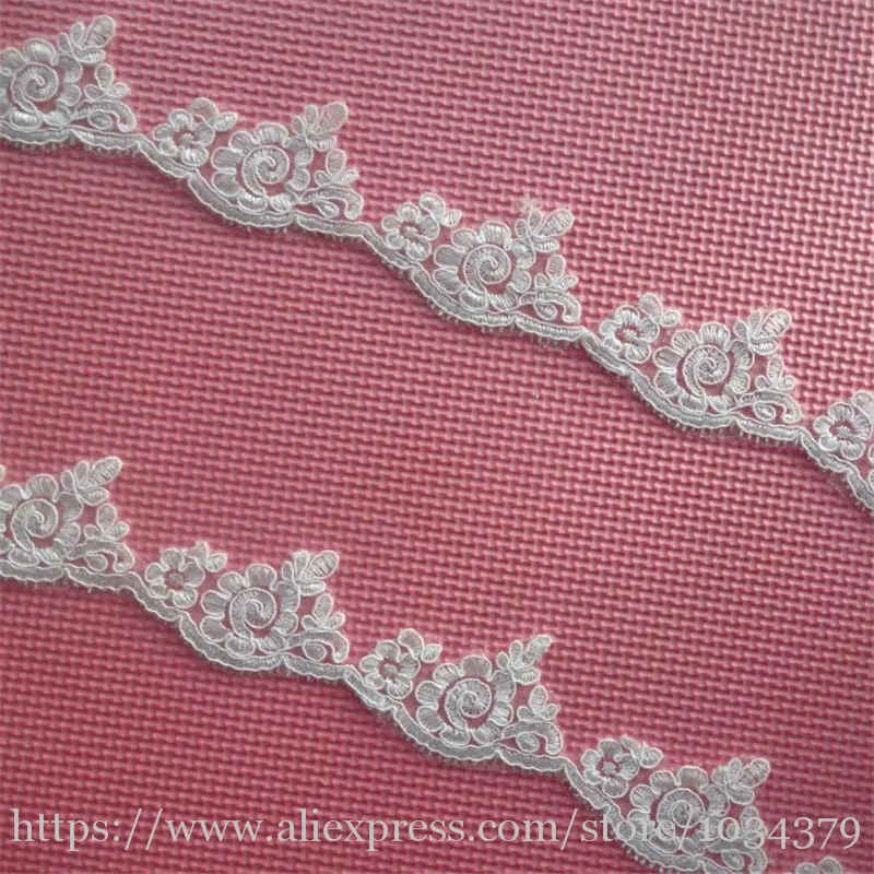 9 ярдов слоновой кости Европейская Аппликация Кружева свадебное платье отделка