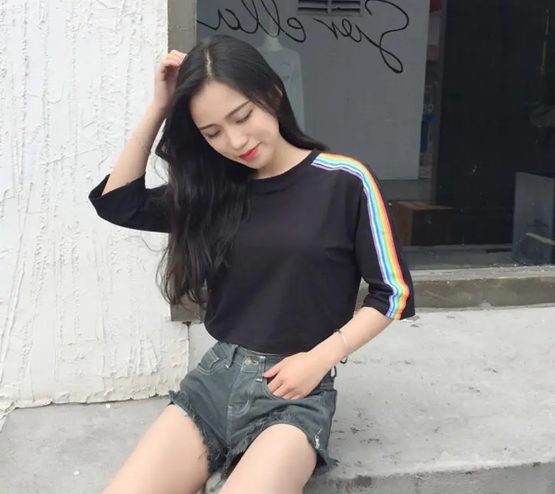 2017 летняя Корейская Радужная полосатая короткая стильная футболка с коротким