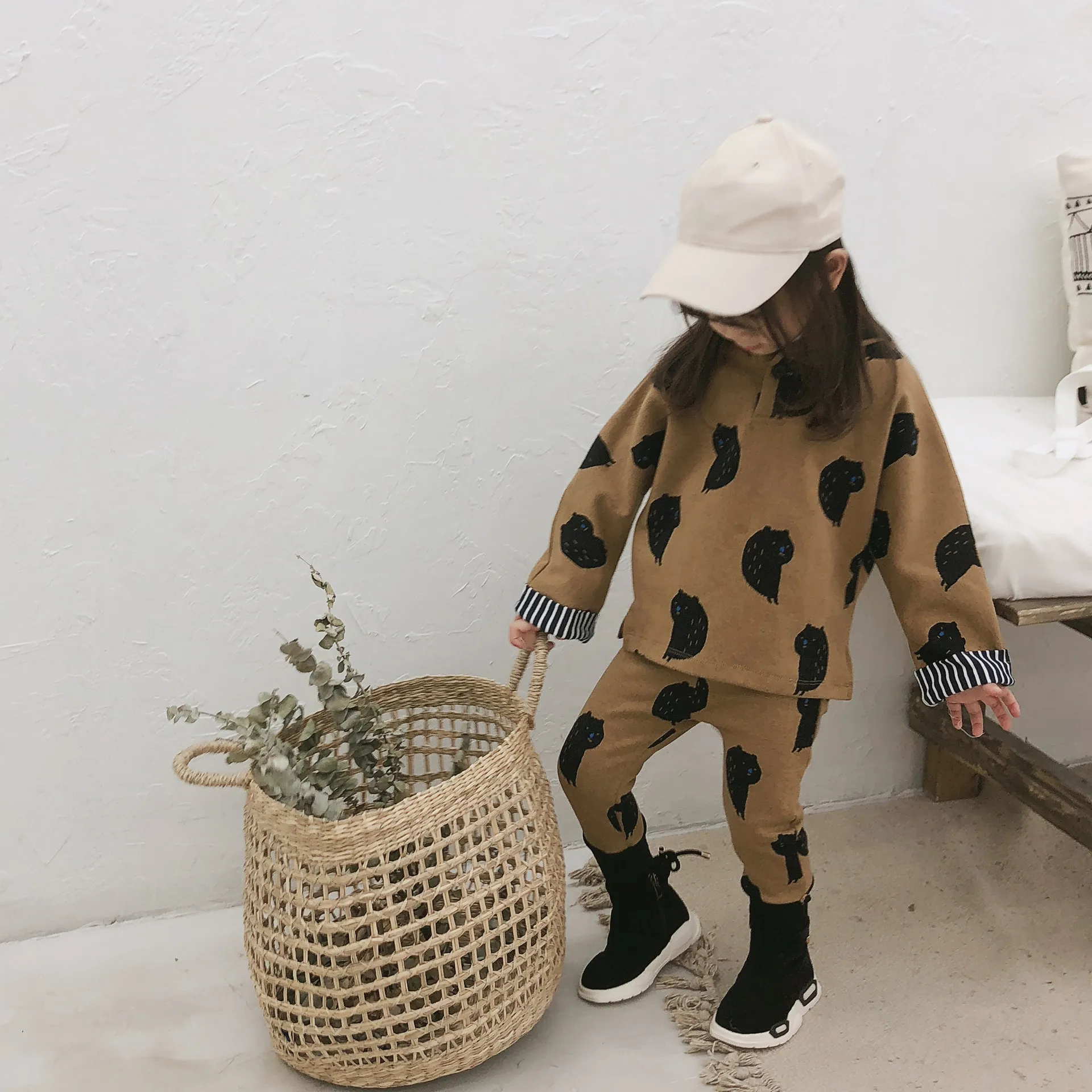 2018 г. осенние и зимние Новые детская одежда для мальчиков девочек нейтральной