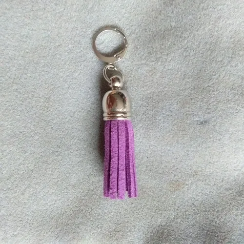 Purple Мини замшевый брелок с кисточками 3 см брелок с кисточкой сумка Подвески 18 цветов чистый цвет кисточка Подвеска для сумки Браслет на молнии - Цвет: Purple