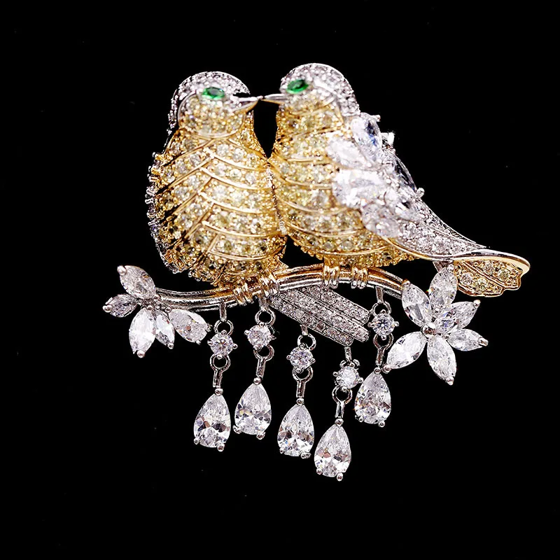 LuxJuly Hot Sale Classic Fashion Brooch For Women Girls Best Wedding Banquet Party Brooch Gift - Окраска металла: Gold