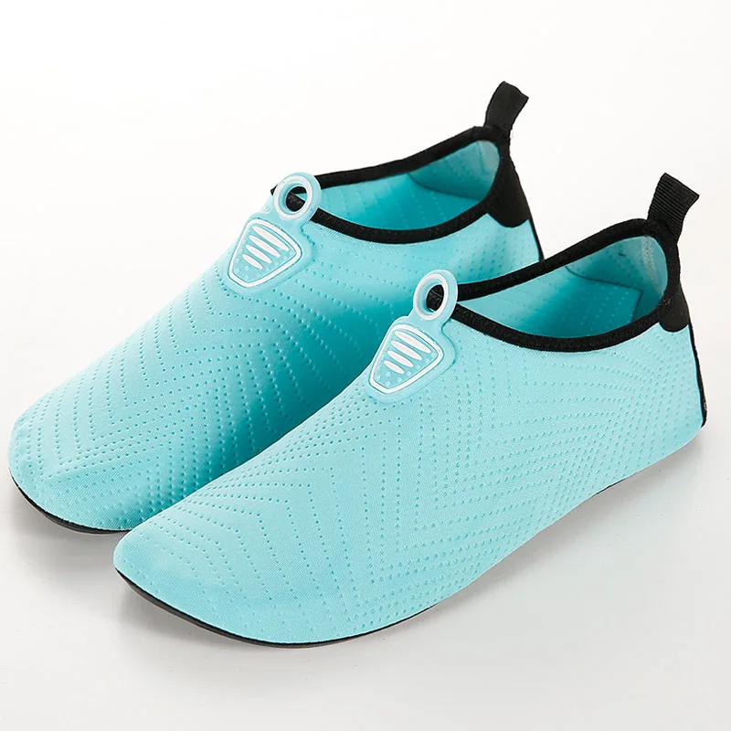 Light blue Взрослые дети шлепанцы для Плавания водные виды спорта Дайвинг носки обувь быстросохнущая пляжные босиком Аква для подводного плавания Нескользящие резиновая подошва - Color: Light blue