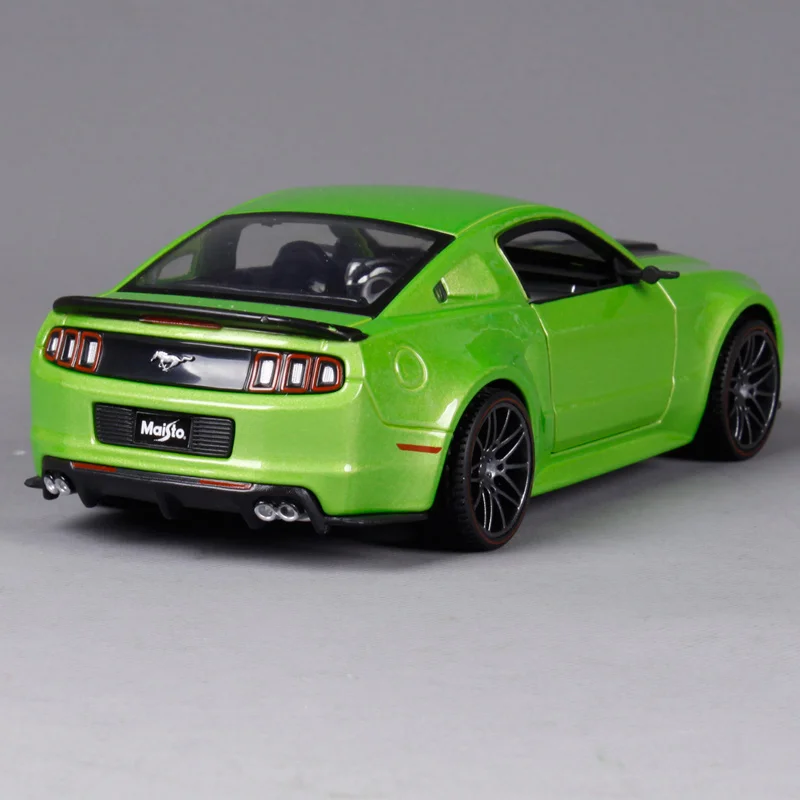 Модель автомобиля Maisto 1:24 2014 FORD MUSTANG STREET RACER литая игрушечная новая в коробке
