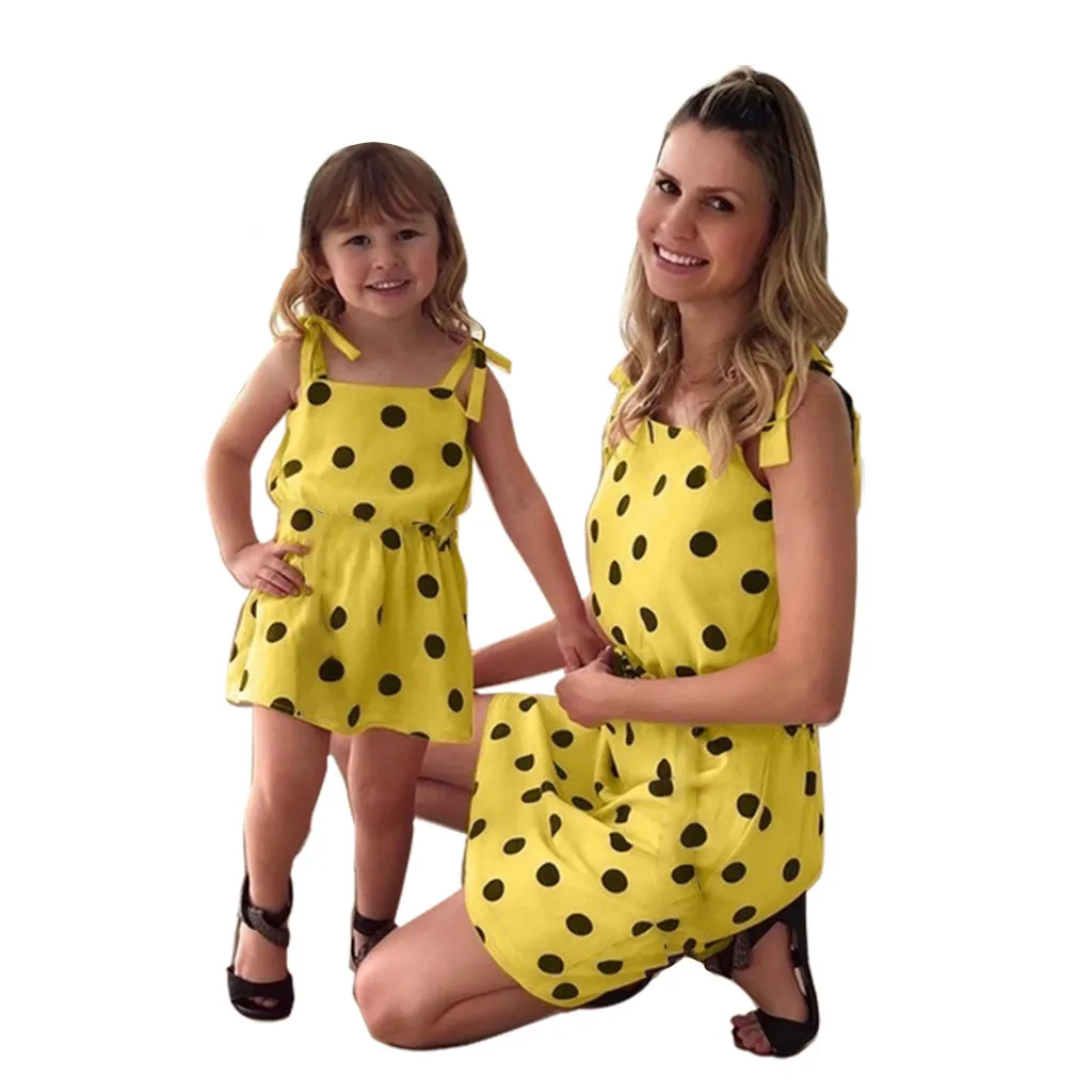 Yellow Модные Семейные комплекты; мини-платье в горошек без рукавов; одежда для мамы и дочки; платье для мамы и дочки - Цвет: Yellow