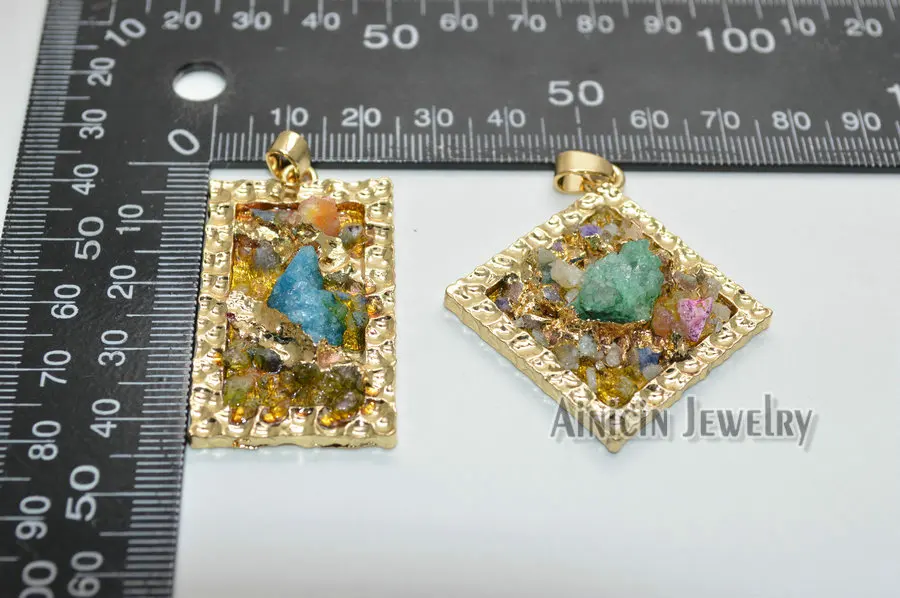 5 шт. натуральный кристалл Druzy проложили на Золотой квадрат прямоугольной формы