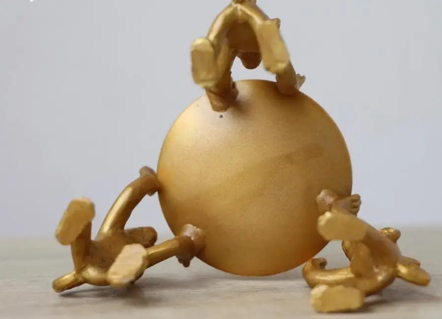 Китай латунная резьба обезьянка три фута масляная лампа подсвечник статуя NO47 |