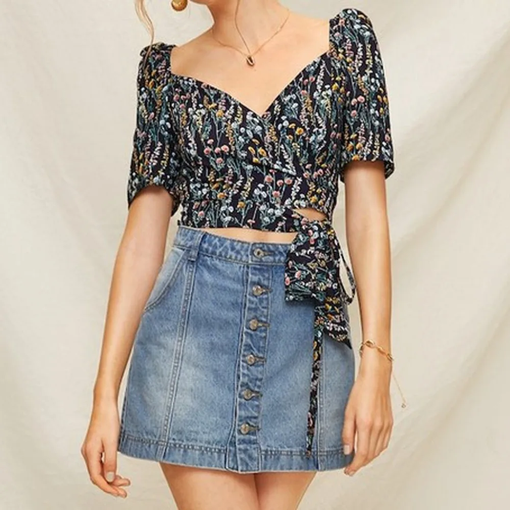 Блузка женская с цветочным принтом Черная | Женская одежда