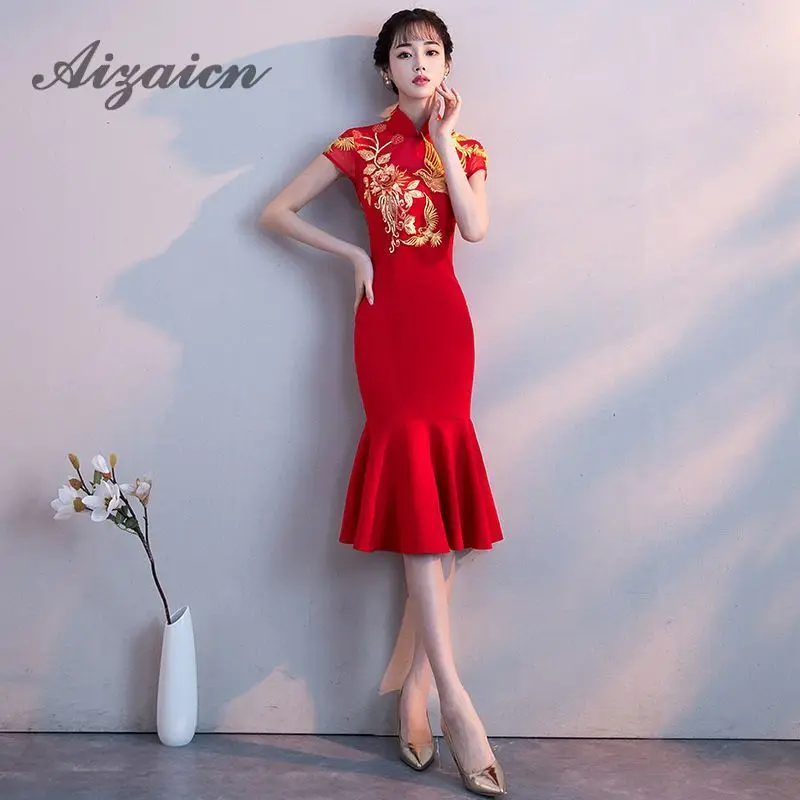 

Embroidery Cheongsam Red Mermaid Wedding Dress Sexy Split Qipao Dresses Modern Robe Rouge Long Qi Pao Chinese Fashion Party Gown