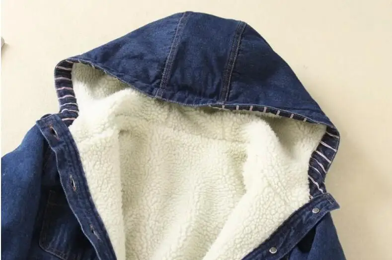 Женская джинсовая куртка весенняя осенняя зимняя теплая повседневная