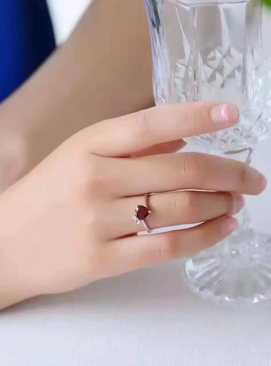 Кольцо с натуральным гранатом настоящее Серебро s925 пробы натуральное 7*9 мм