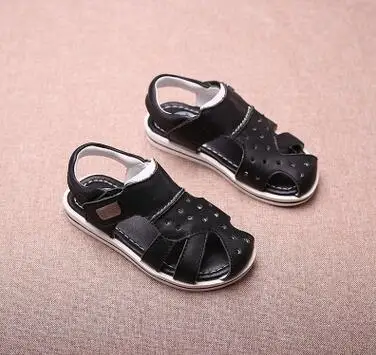 2017 г. Детская обувь кожаные сандалии тонкие туфли с отверстиями Повседневная