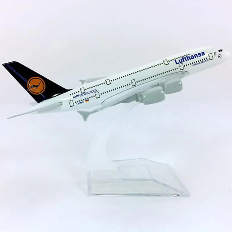 Коллекционная модель самолета Lufthansa 14 см 1:400 | Игрушки и хобби