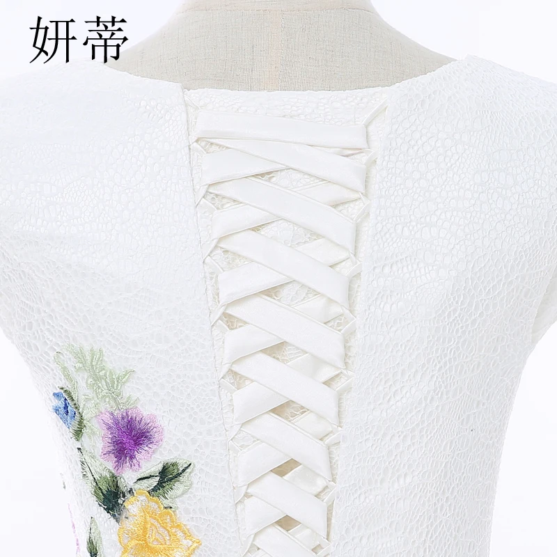 Очаровательное кружевное ТРАПЕЦИЕВИДНОЕ ПЛАТЬЕ с аппликацией и коротким