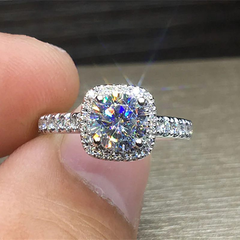 

Center 1ct Round Brilliant Cut Moissanite Halo Ring 18K White Gold Lab Grown Diamond Ring Engagment Ring Jewelry For Women