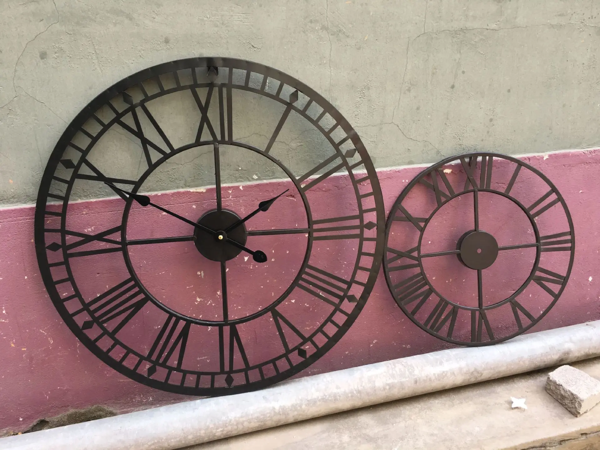 European Creative Wrought Iron Retro Wall Clock Modern Home Simple Fashion Living Room Mute Clock Decoration Quartz Clock Heat - Цвет: S    60CM