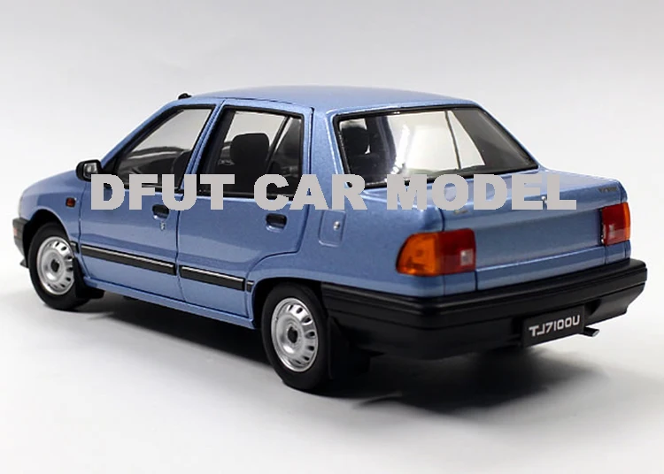 Литье под давлением 1:18 сплав игрушка с инерционным механизмом TJ7100U автомобиль модель детских игрушечных автомобилей авторизованный игрушки для детей