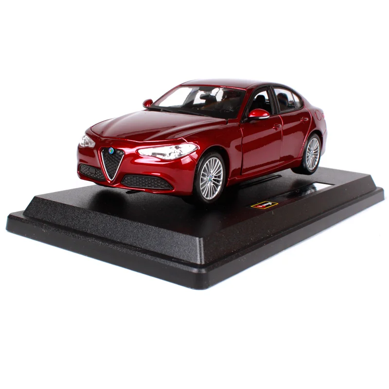 Модель спортивного автомобиля Alfa Romeo GULIA Bburago 1:24 литая модель игрушечная новая в