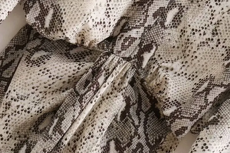 2019 Vintage V-neck snake print kimono wrinkled draped loose bat sleeve bohemian beach medium long Vestido |