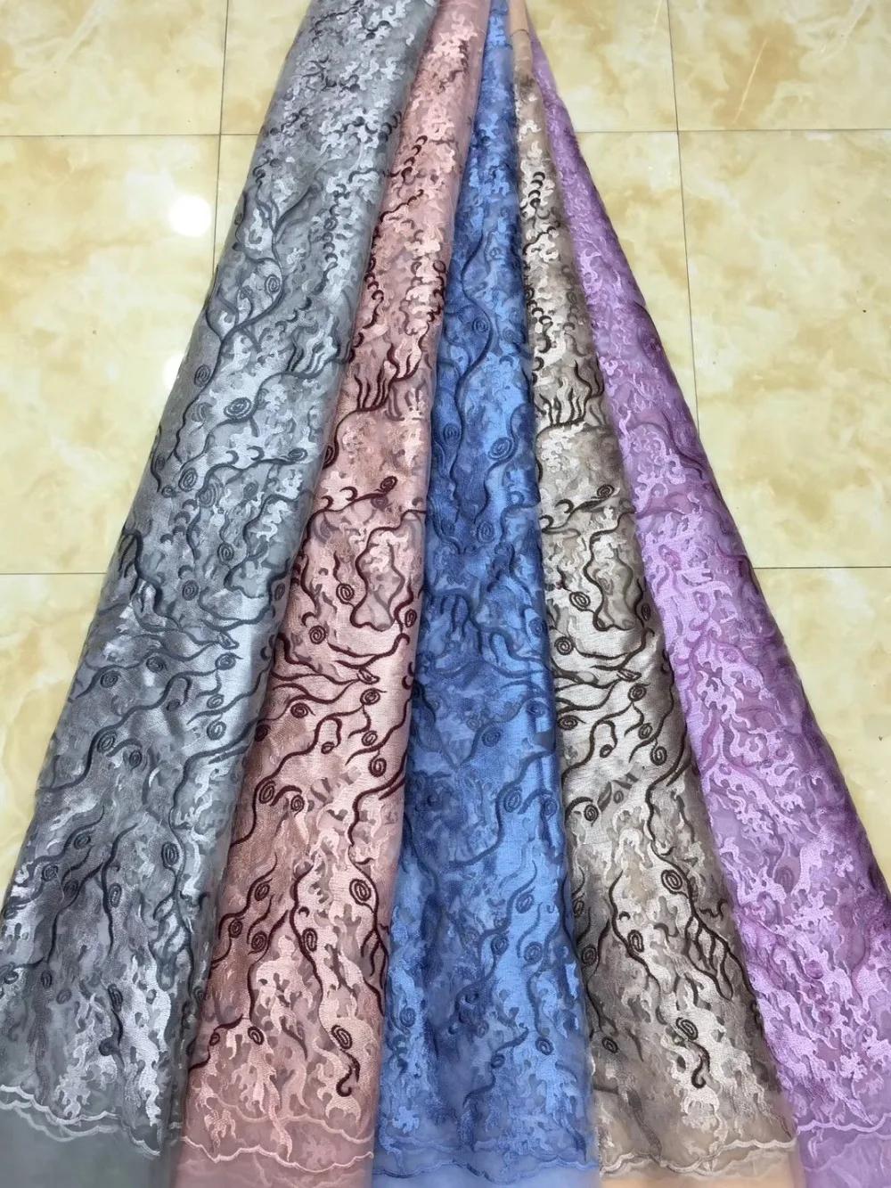 

2019 Best Selling African Tulle Lace Fabric Nigerian French Fabric 2019 High Quality Embroidered African Tulle Lace Fabric