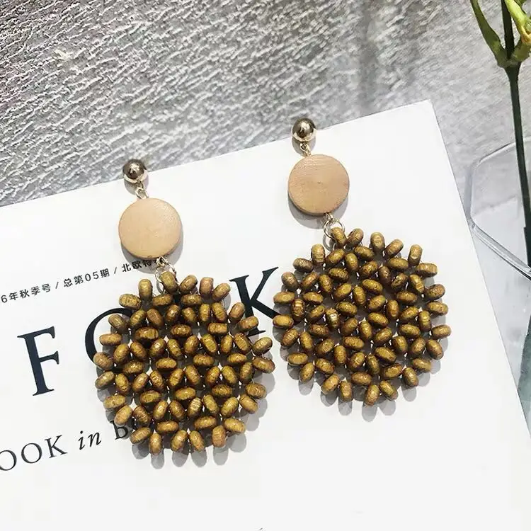 Новые дизайнерские длинные серьги с круглым подвесом из бамбука, подходящие для классического стиля женщин, с вырезами.