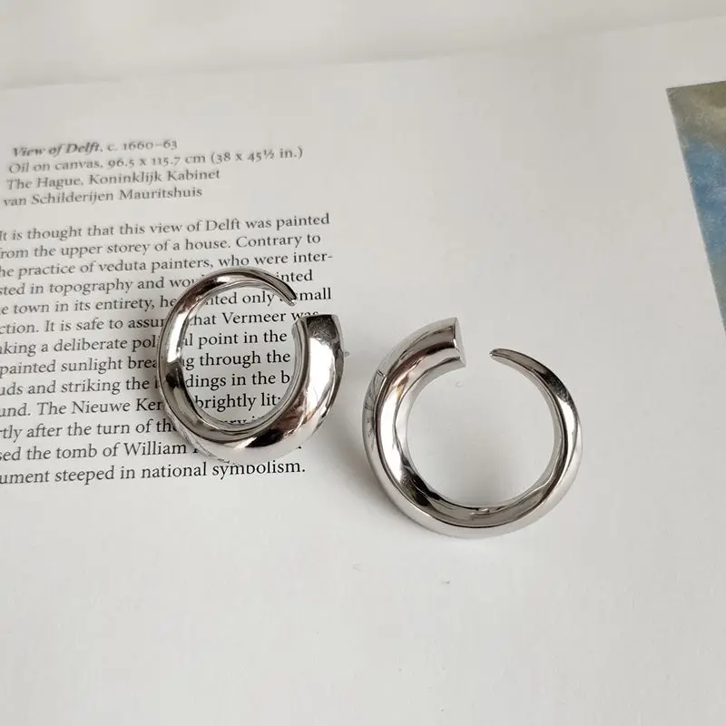 Серебряные серьги-гвоздики в скандинавском стиле серебряные глянцевые