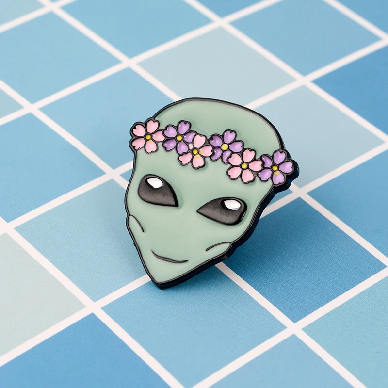 Alien Brooch Enamel Pin Universe Galaxy Outer space Metal Badge Cartoon Saucerman for Women Men Jewelry Buckle | Украшения и