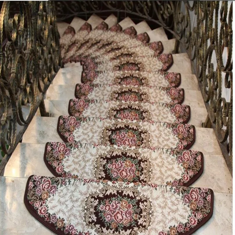 Континентальная ступенчатая прокладка для лестницы самоклеящаяся Нескользящая