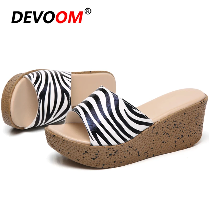 Модные вьетнамки на платформе домашняя обувь Chaussons женские сандалии с пряжкой Zomer