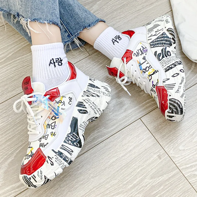 Женские кроссовки на толстой подошве женские платформе с круглым носком