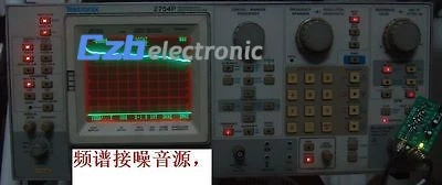 100% Источник шума SMA/простой спектр внешний источник отслеживания DC 12 V/0.3A |