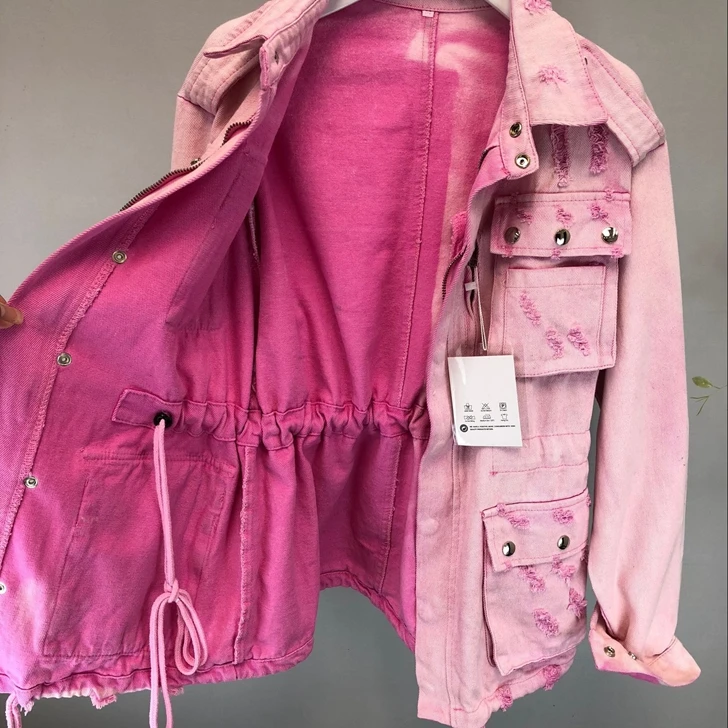 Женское джинсовое пальто с заклепками длинное Свободное розового цвета большими