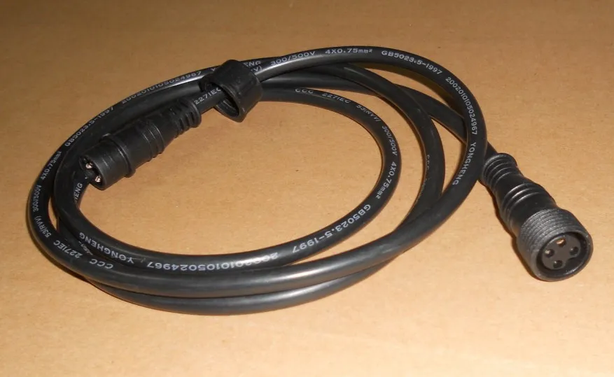 1 5 м (5 футов) длинный 4-жильный черный удлинитель один конец со штекером другой с