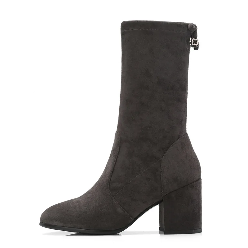 Женские замшевые ботинки с круглым носком на высоком каблуке | Обувь