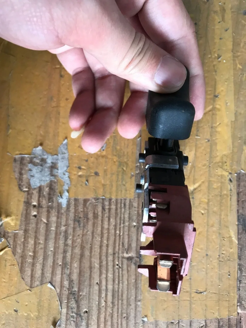 Для Dewalt 152274-15,152274-19 12 В 18 в используется переключатель DW057, DW056, DW959, DW054