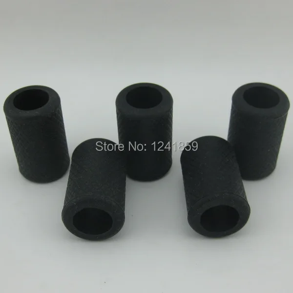 Бесплатная доставка 5 шт черный силиконовый резиновый тату машина ручка Крышка