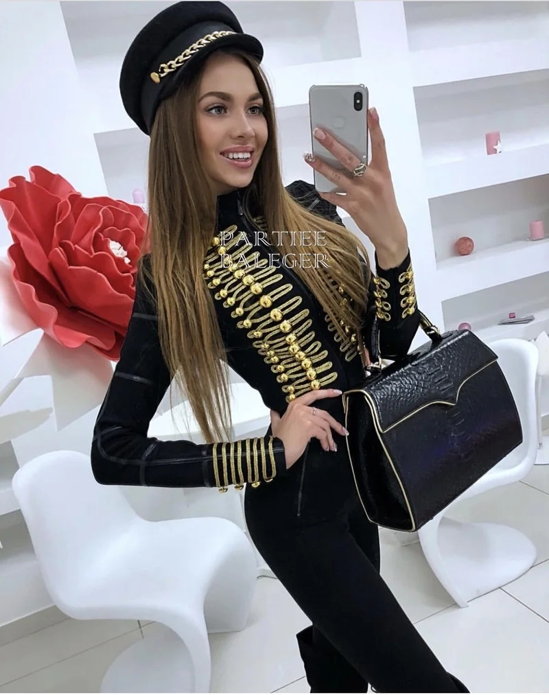 2019 Новая мода Золотая кнопка застежка Украшенные Длинные рукава водолазка