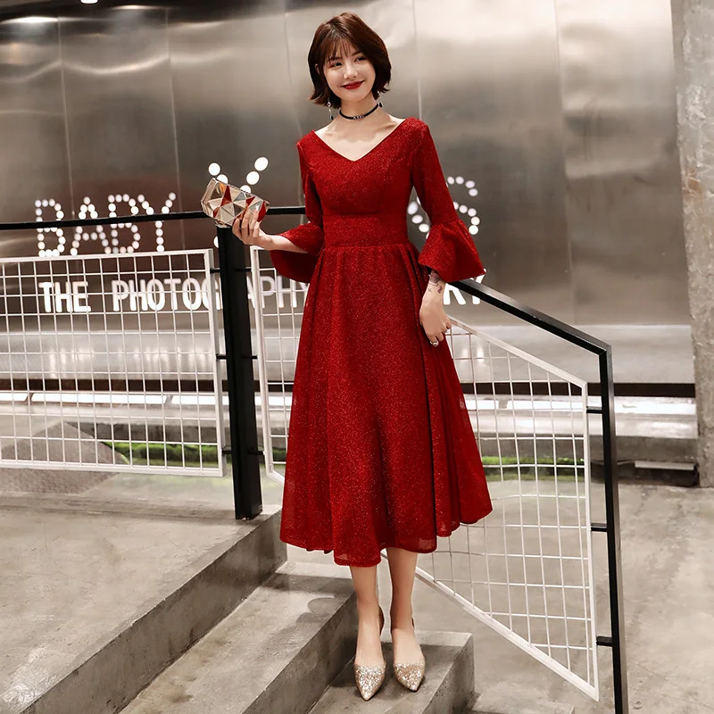 Длинное вечернее платье трапеция атласное с рукавом до локтя для особых случаев