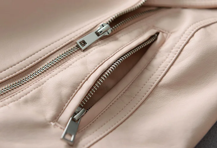 Женская байкерская куртка на молнии белая классическая Базовая зимняя из