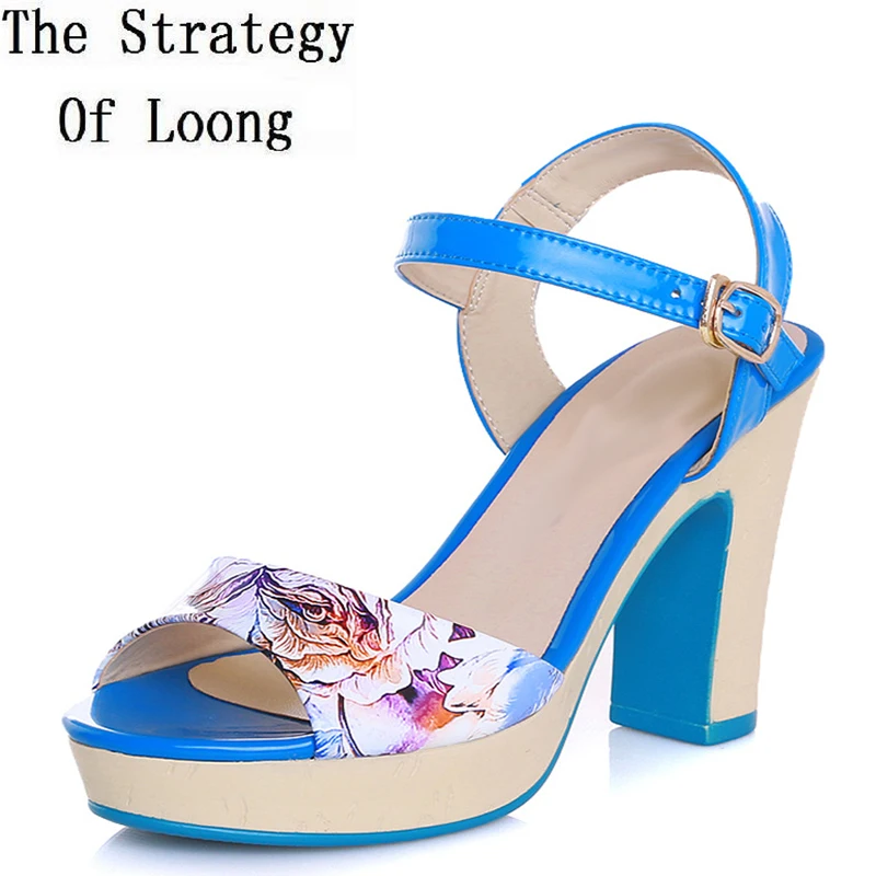 Сандалии женские из лакированной кожи высокий толстый каблук открытый носок