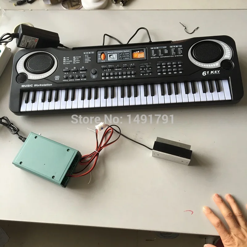 

escape room Electronic organ props to open the lock real life room escape mysterious door game