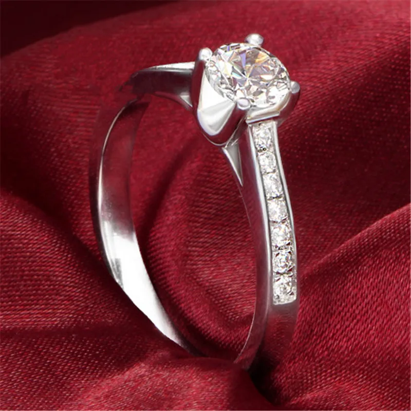 Чарльз и Colvard сертифицированных 0.5ct бриллиант Муассанит женщина Обручение кольцо Твердые Серебряное кольцо