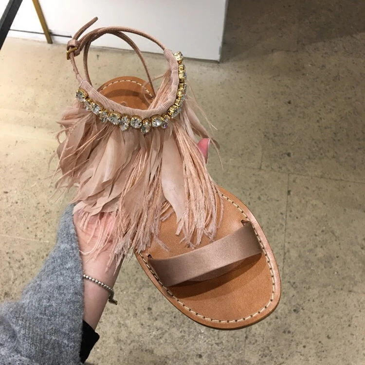 2017 Новое Лето Chic Сладкий Сандалии Обувь Женщина Перо Кристалл Рим Плоские