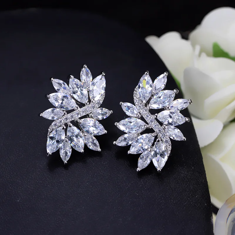 Женские серьги гвоздики серебряного цвета с крупным фианитом|flower stud earrings|fashion