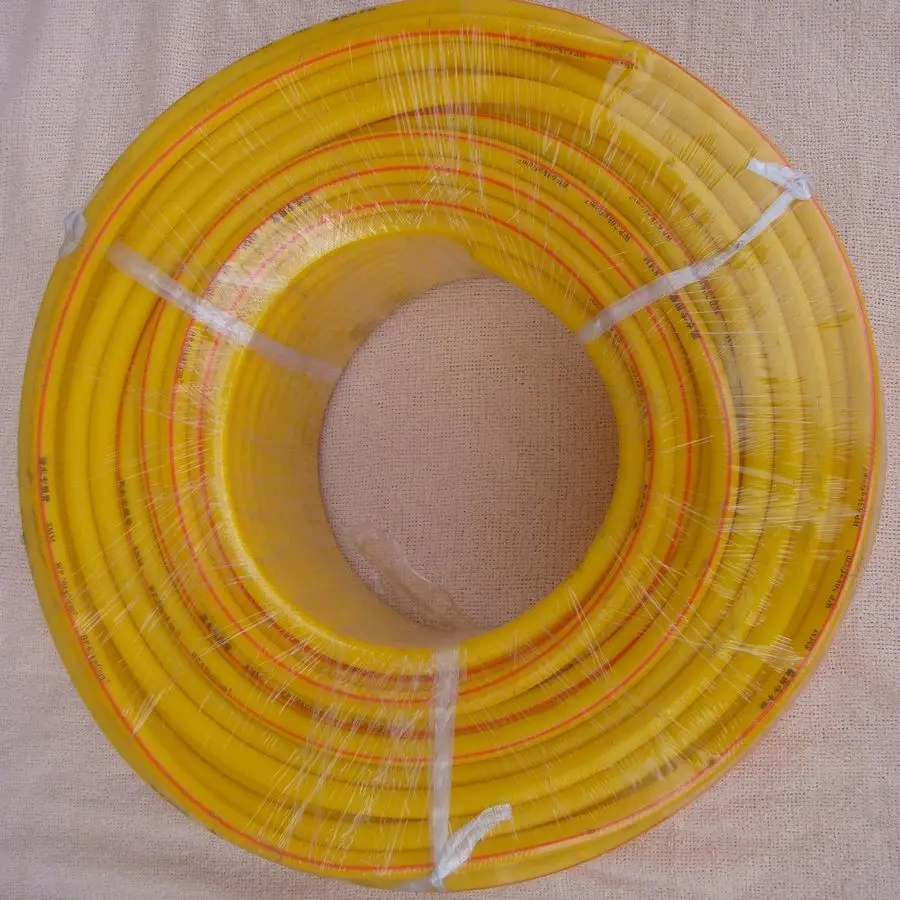 Специальный компрессор для ныряния и трубка соединяющая два регулятора sr пять