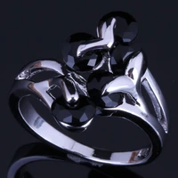 luxurious round black cubic zirconia silver plated ring v0415