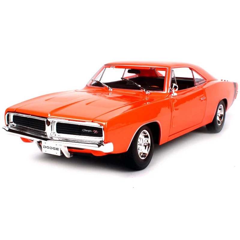 Машина Dodge Charger RT 1969 черного цвета с оранжевыми полосами, масштаб 1:18, модель из литого металла, размеры 290*105*75 мм, роскошный автомобиль для коллекционирования для мужчин 31387.