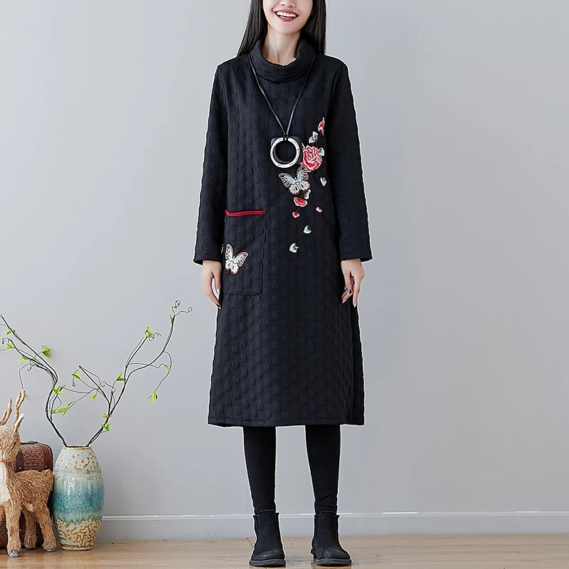 2018 новое осенне зимнее толстое теплое платье с высоким воротом и вышивкой