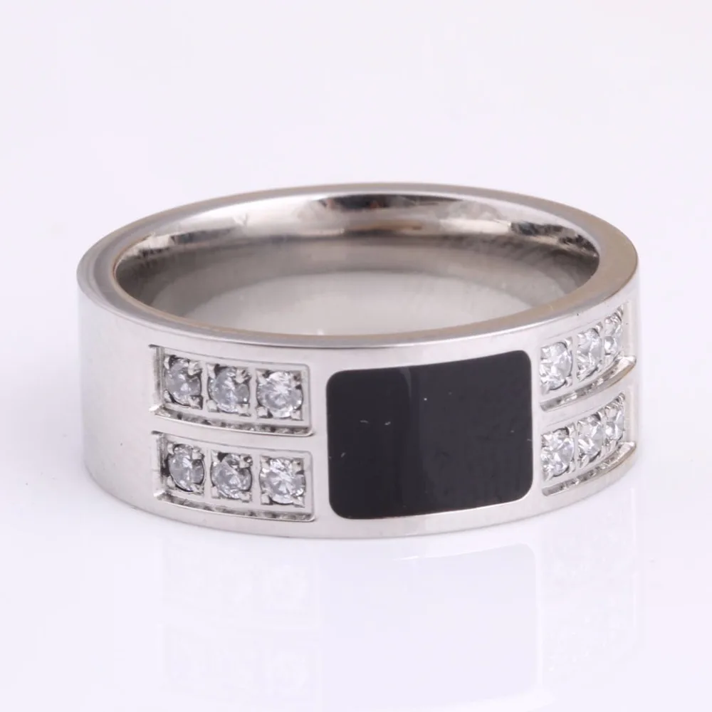 Мужское кольцо супергероя черное из нержавеющей стали с фианитом и кристаллом |