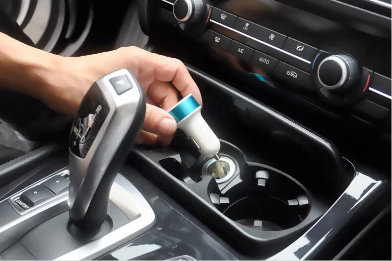 Зарядное устройство для автомобиля с двумя портами USB 5В адаптер 2A универсальное