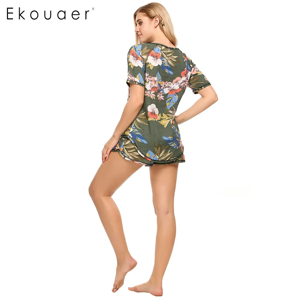 Пижамный комплект женский с цветочным принтом и коротким рукавом на пуговицах |